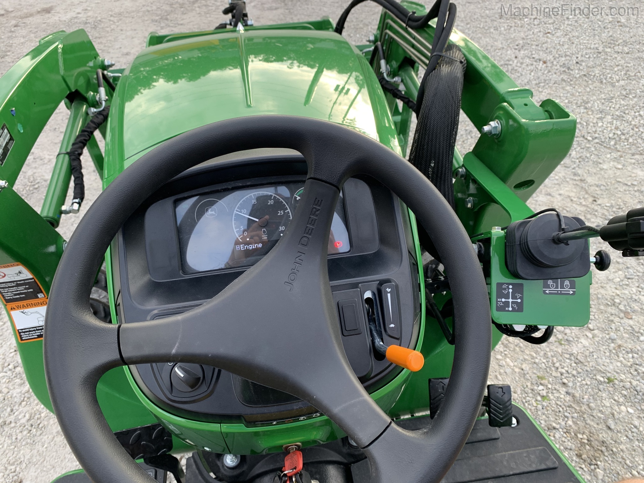 2020 John Deere 3032E Image 10