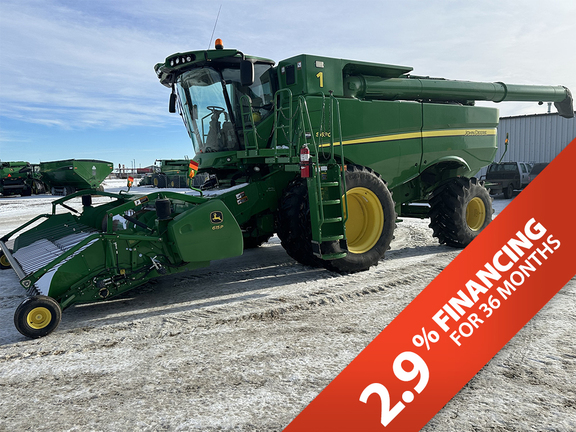 Photo of a 2013 John Deere S690