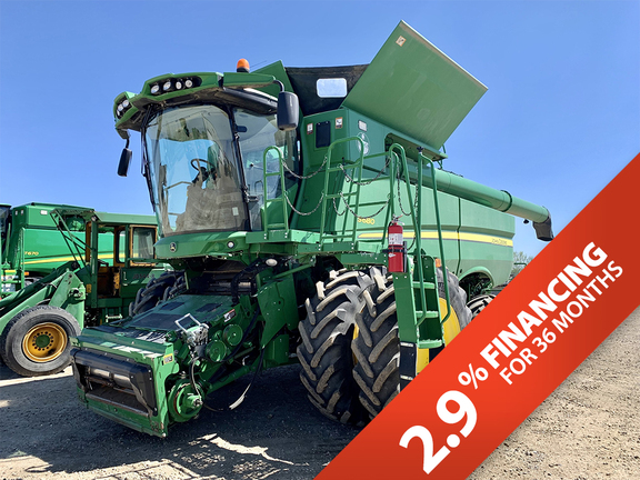 Photo of a 2014 John Deere S680