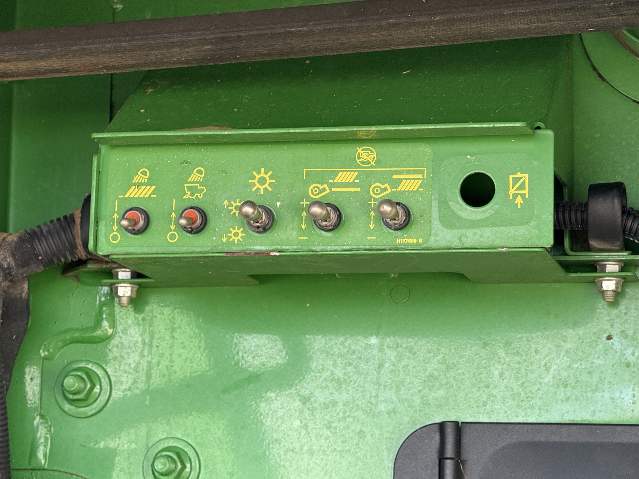 2019 John Deere S780 Image 44