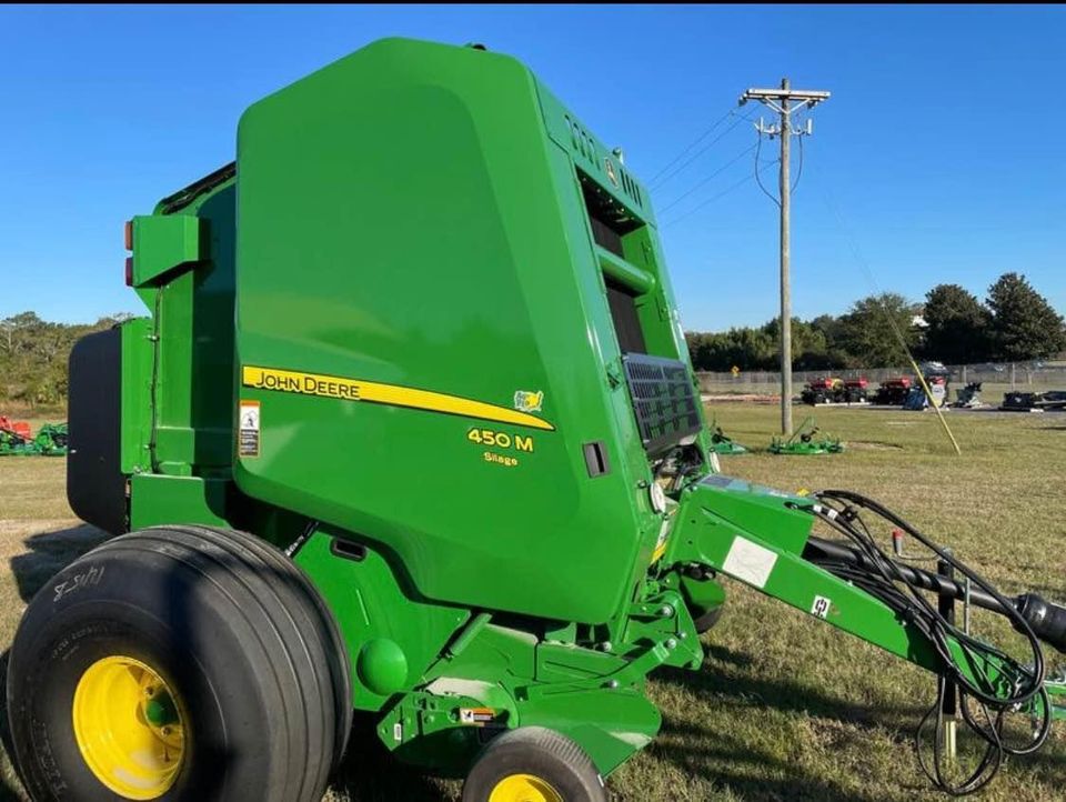 2023 John Deere 450M Image 3