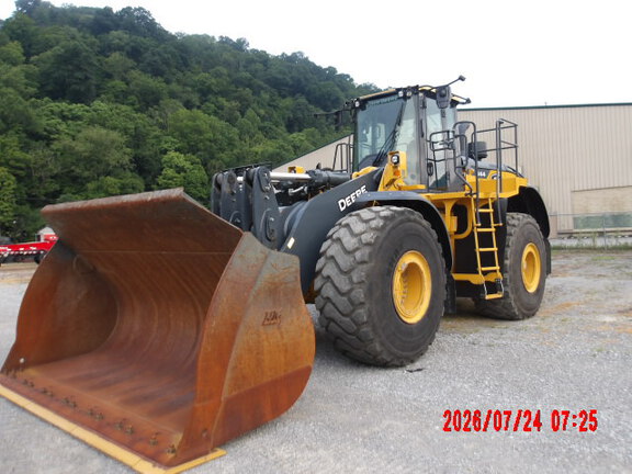 2023 John Deere 844P