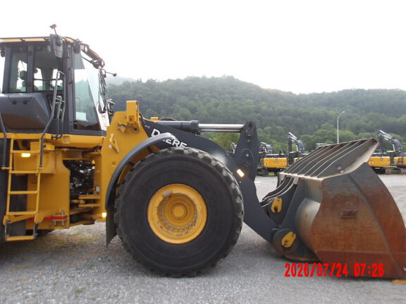 2023 John Deere 844P