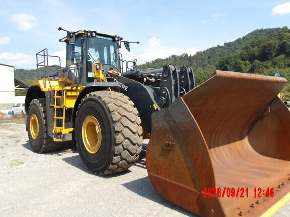 2023 John Deere 844P