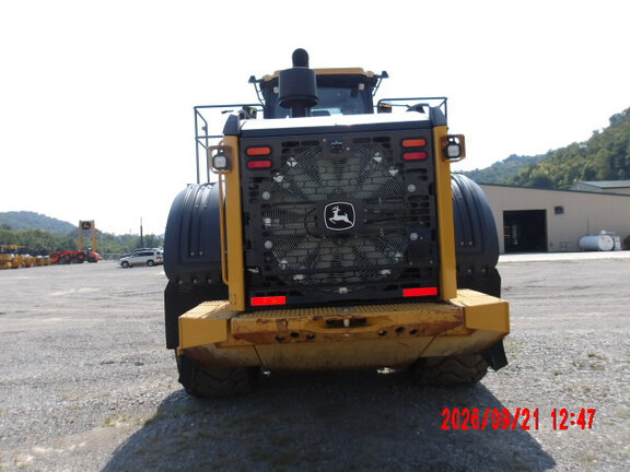 2023 John Deere 844P