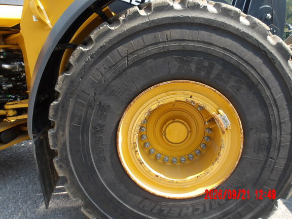 2023 John Deere 844P