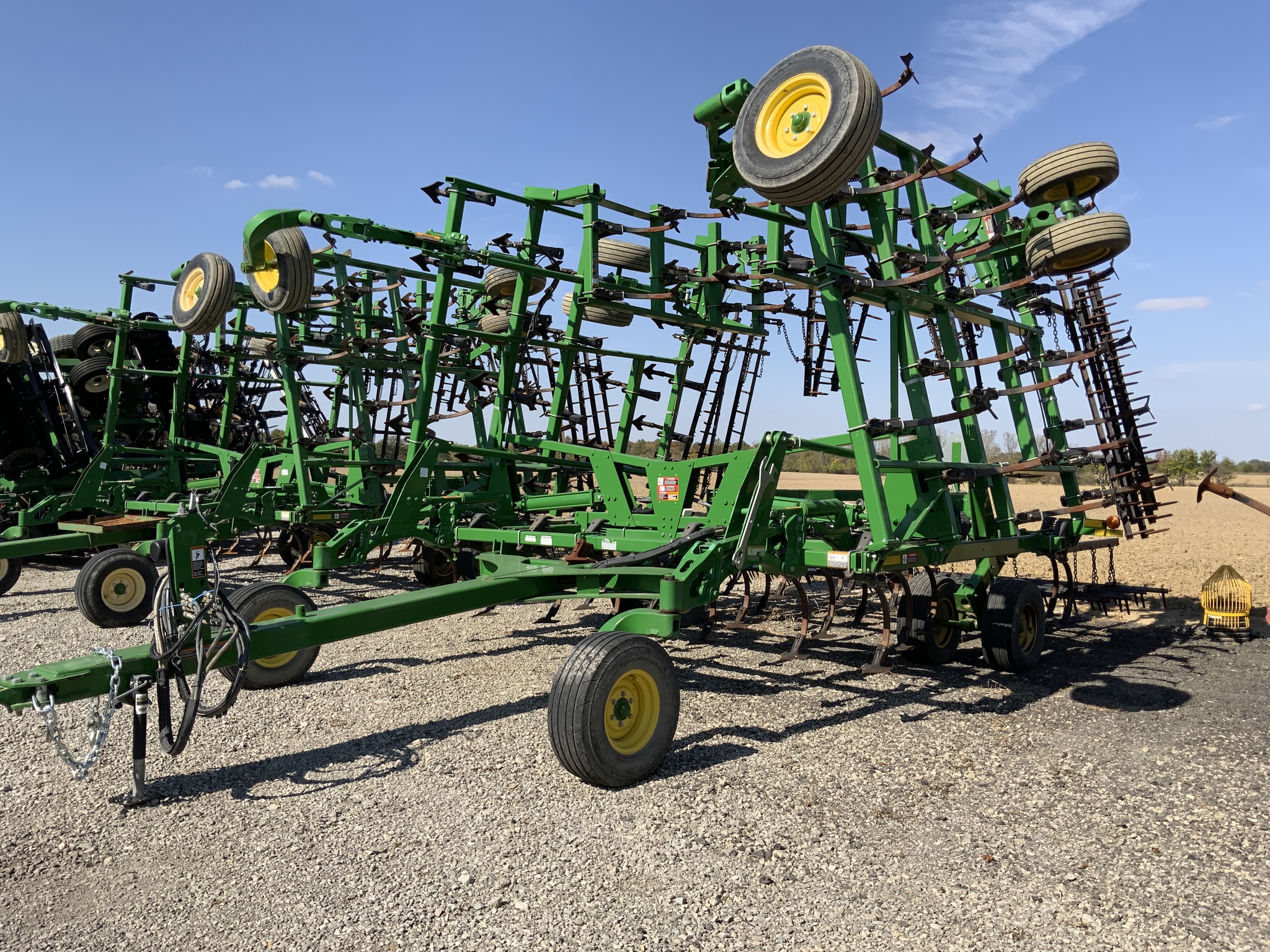 2017 John Deere 2210 Image 4