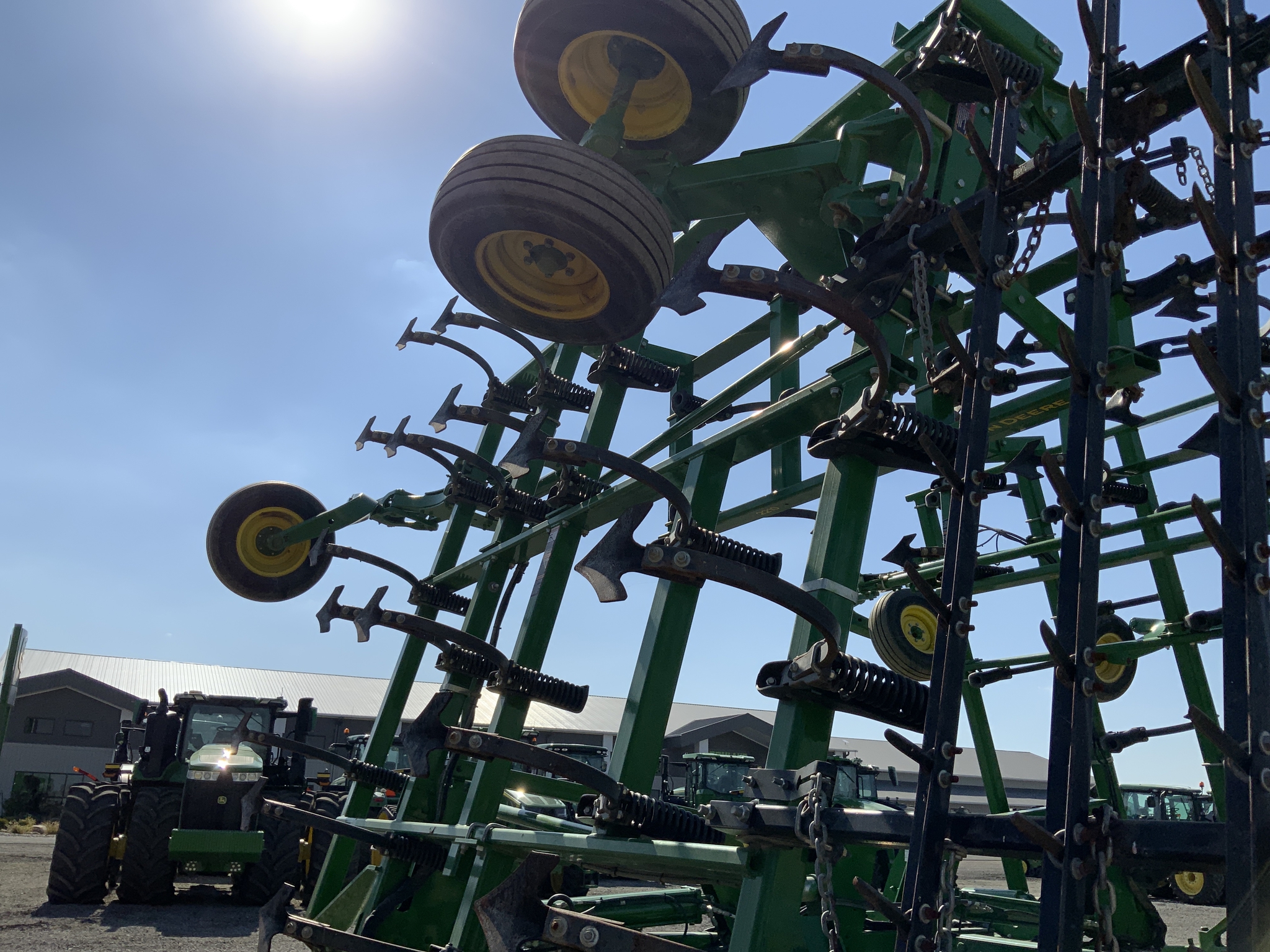 2017 John Deere 2210 Image 9