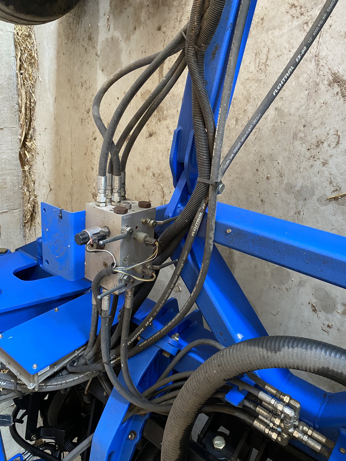 2014 New Holland P2080 Image 19