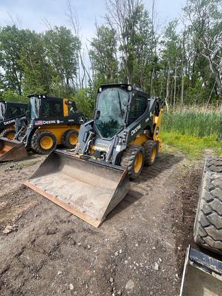 Photo of a 2023 John Deere 318G
