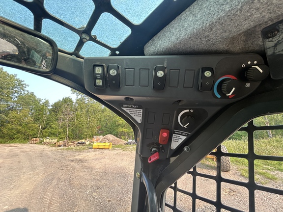 2023 John Deere 318G