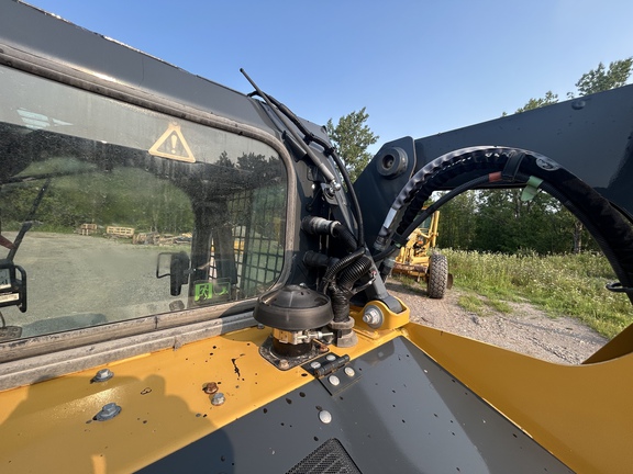 2023 John Deere 318G