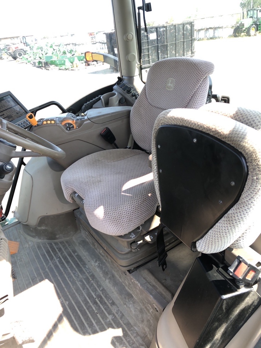2020 John Deere 6155R Image 9