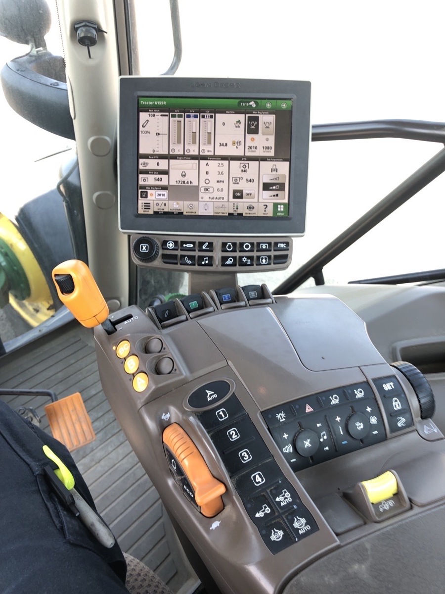 2020 John Deere 6155R Image 10