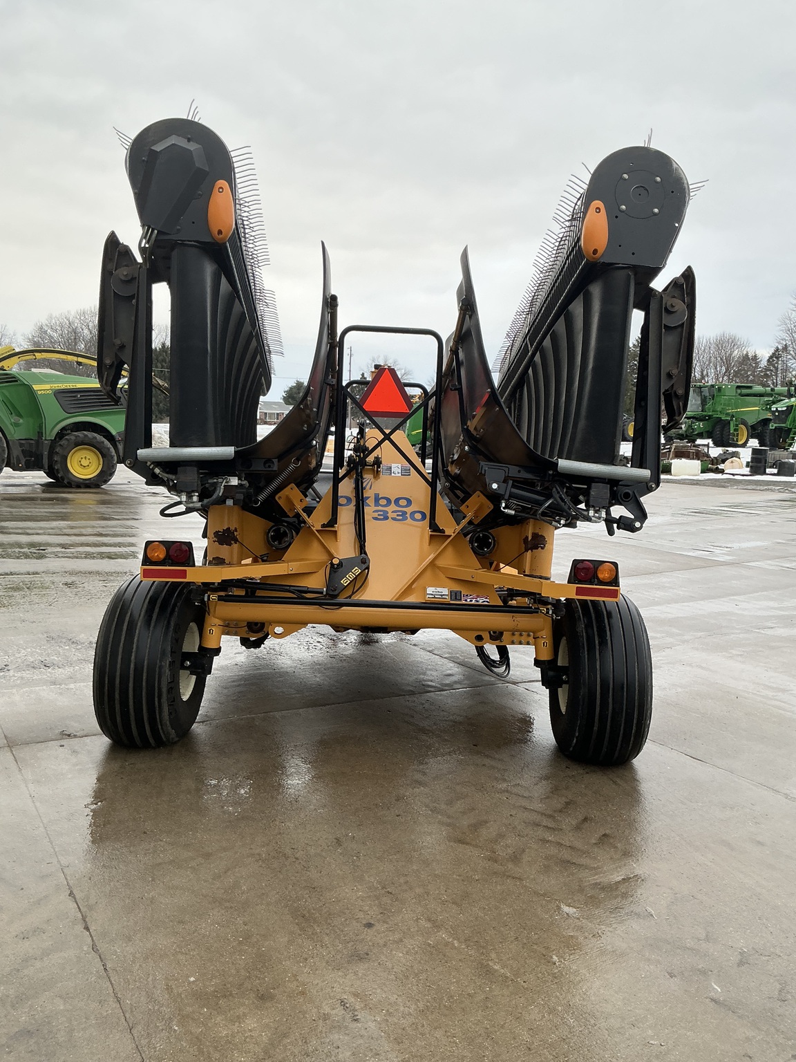 2016 Oxbo 330 Image 6