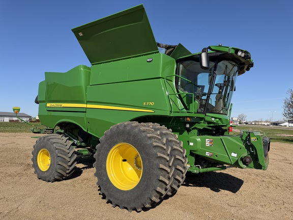  John Deere S770