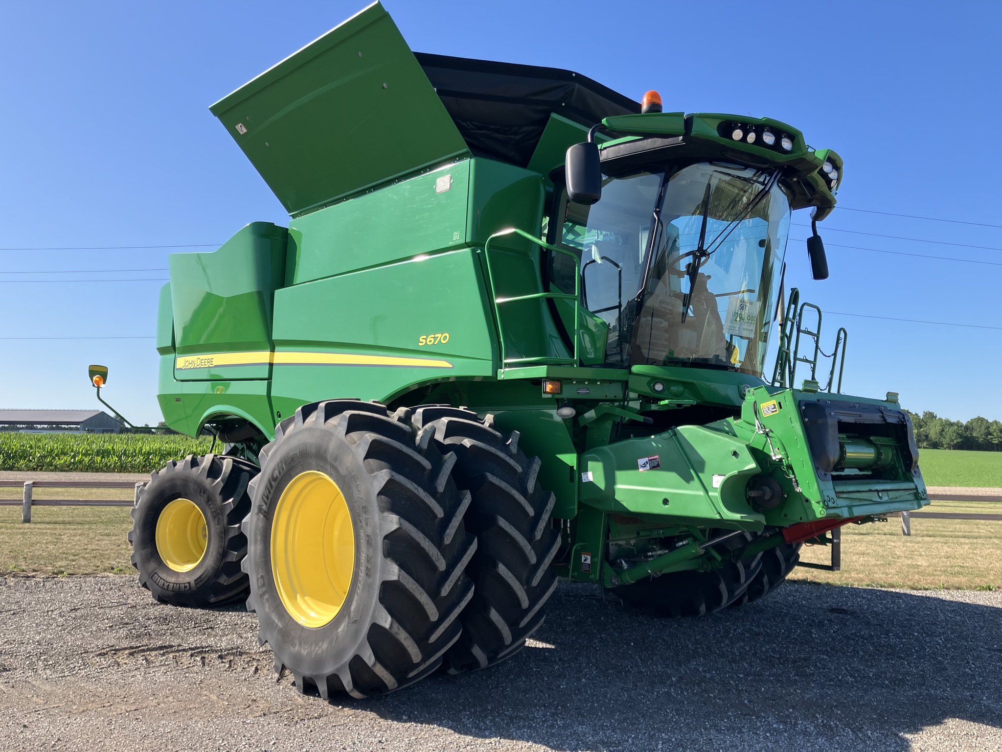 2016 John Deere S670 Image 5