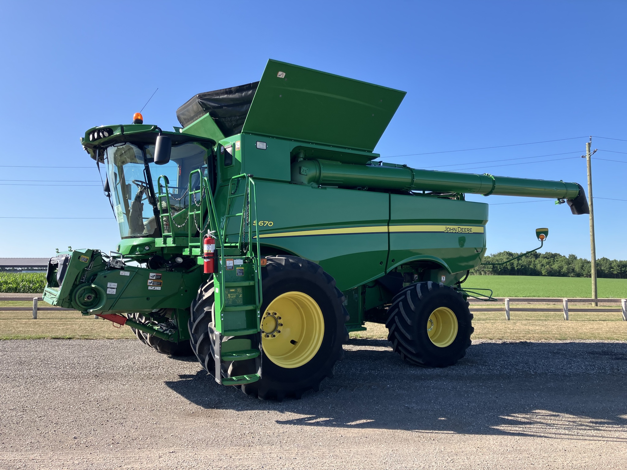 2016 John Deere S670 Image 2