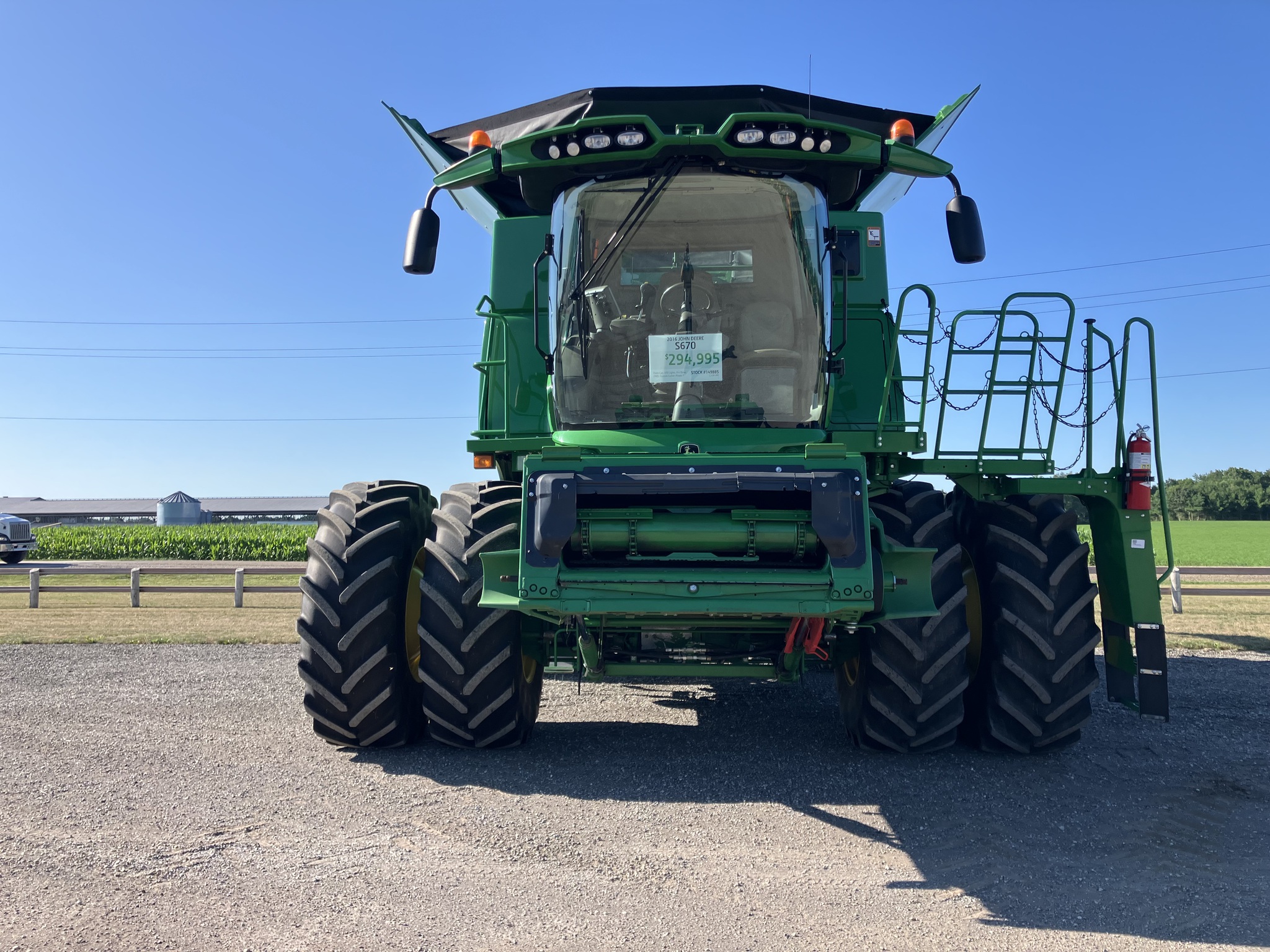2016 John Deere S670 Image 3