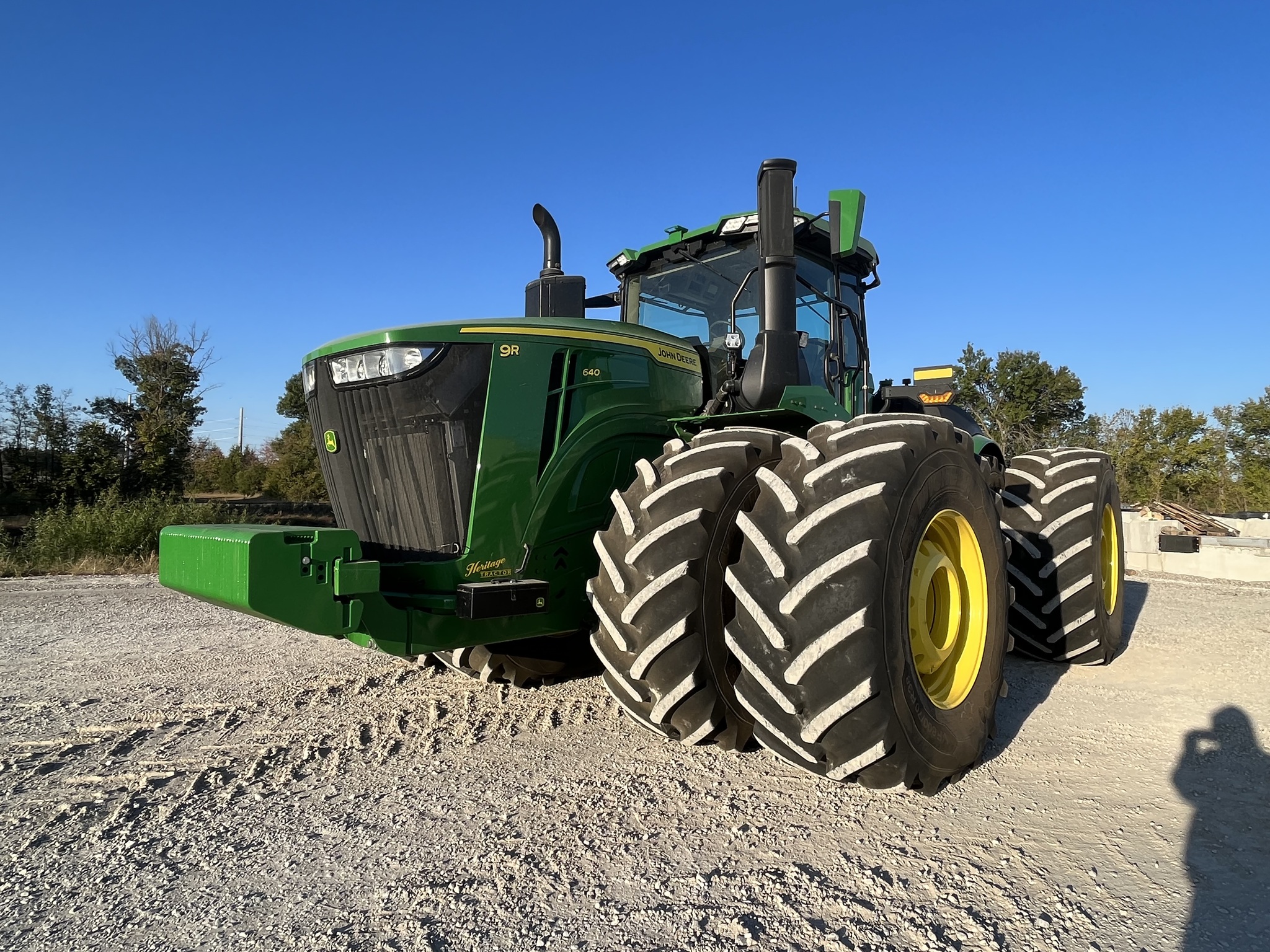  2022 John Deere 9R 640 at Heritage Tractor in Nevada, MO