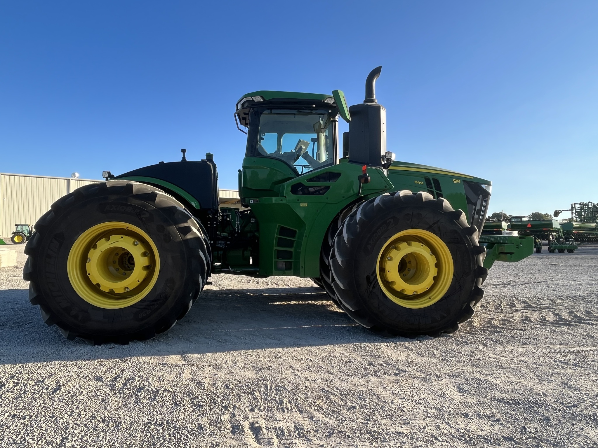  2022 John Deere 9R 640 at Heritage Tractor in Nevada, MO