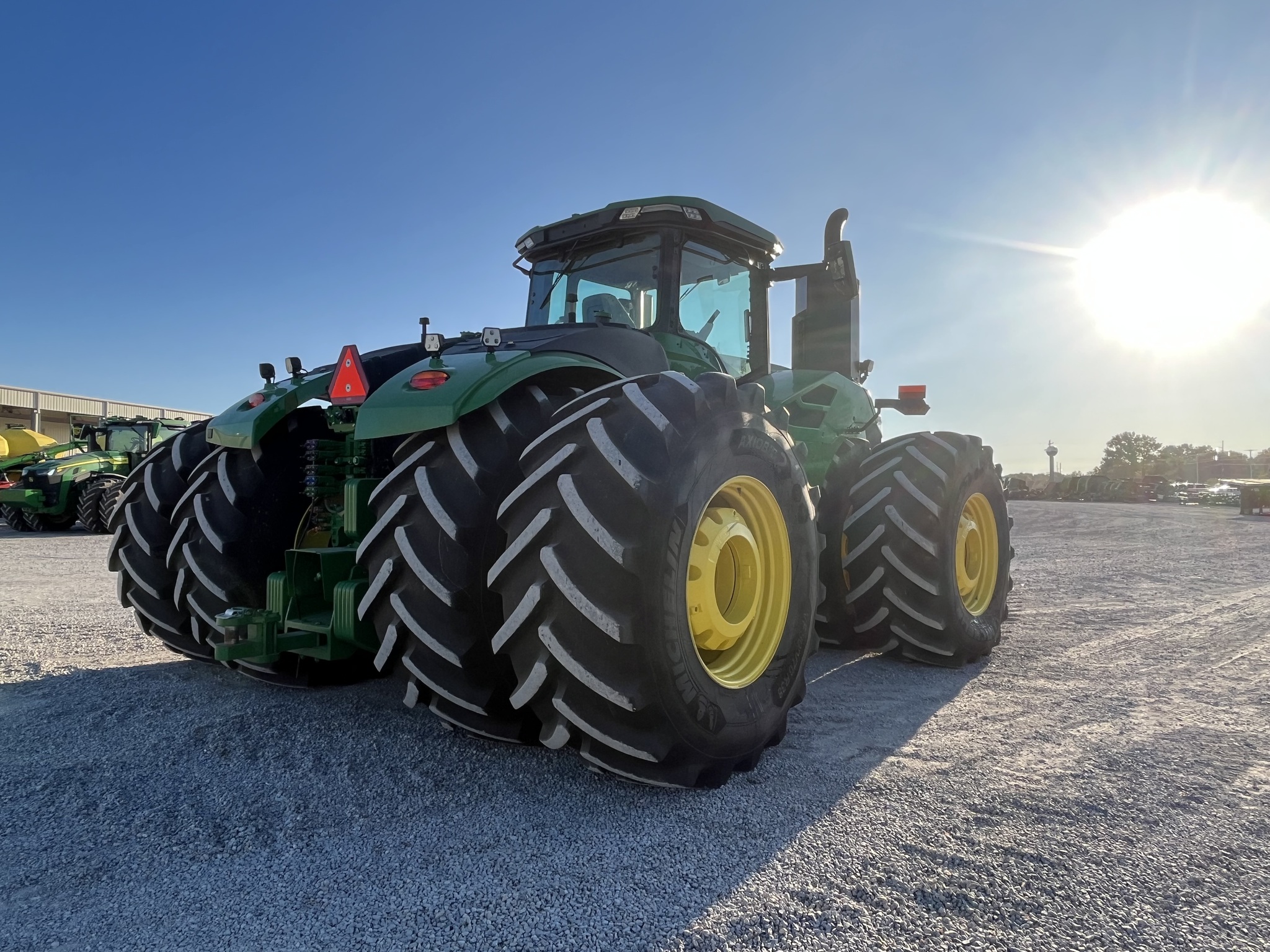 2022 John Deere 9R 640 at Heritage Tractor in Nevada, MO