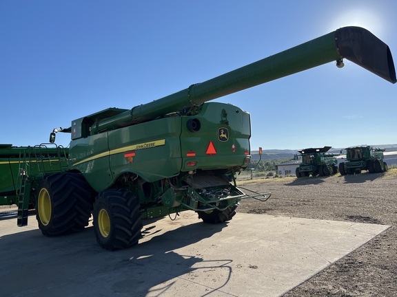2021 John Deere S790