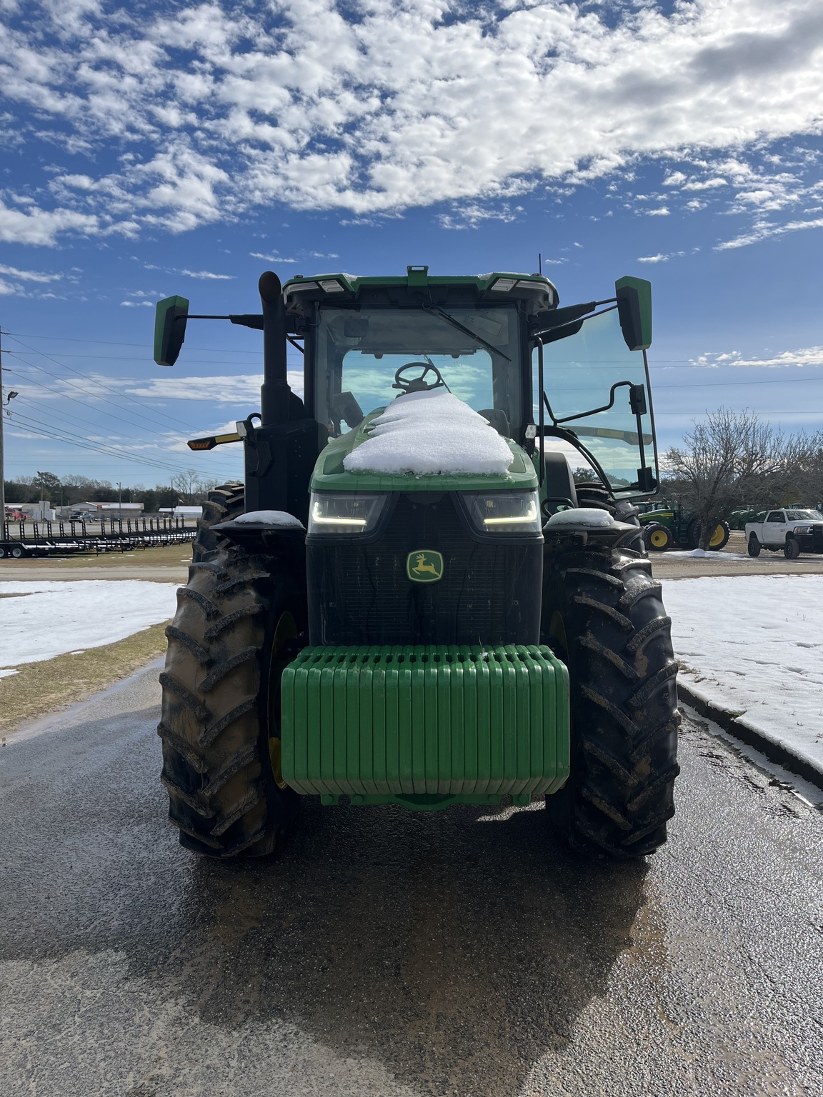 2023 John Deere 8R 250 Image 3