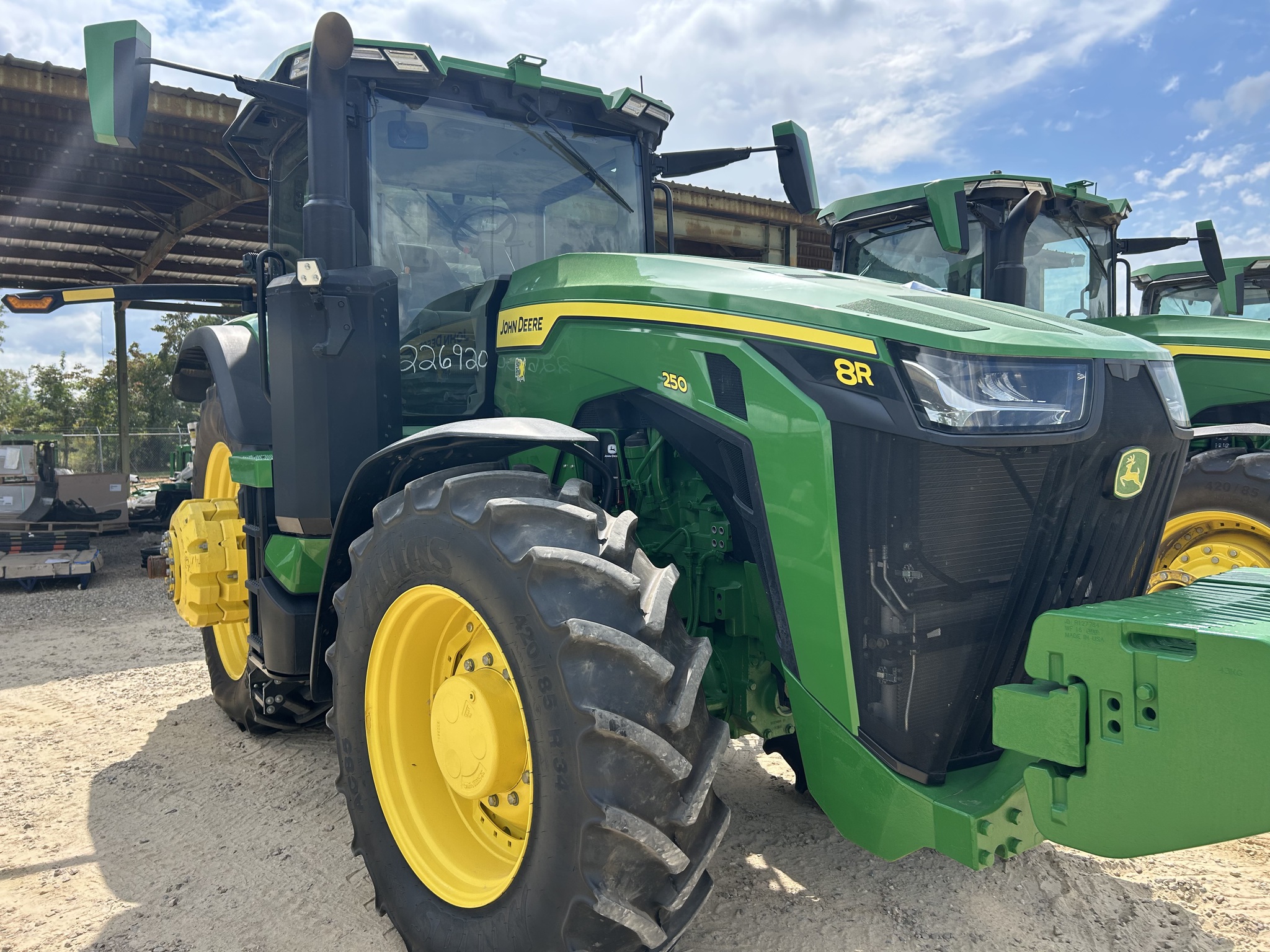 2023 John Deere 8R 250 Image 3