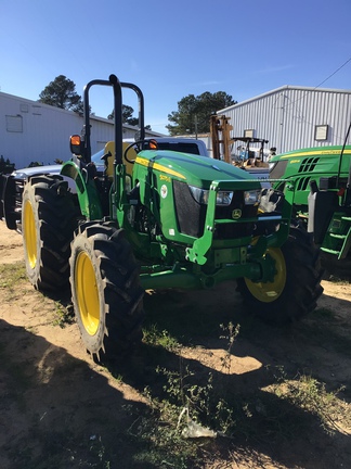 2024 John Deere 5075E Photo 1