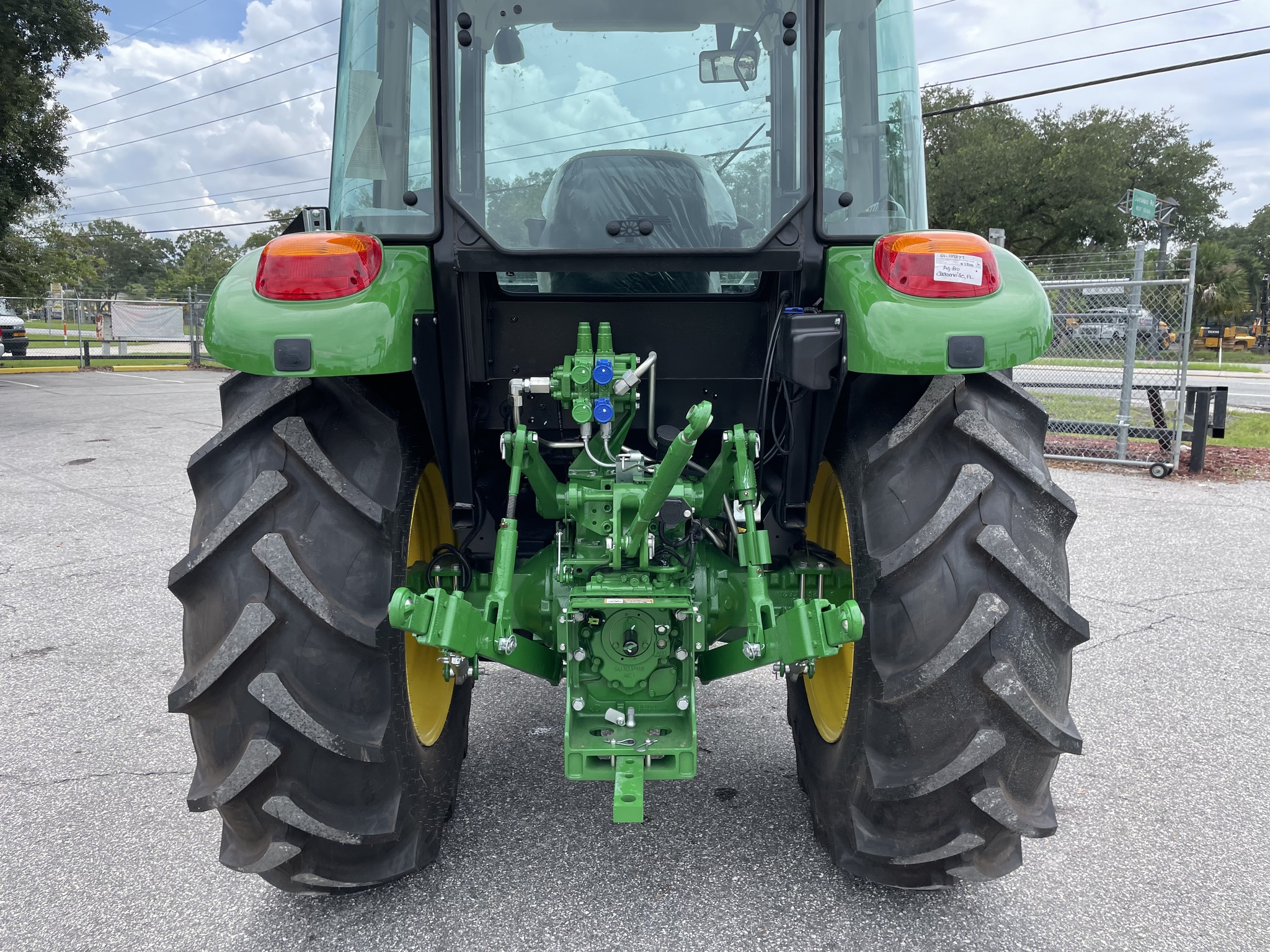 2025 John Deere 5100E Image 7