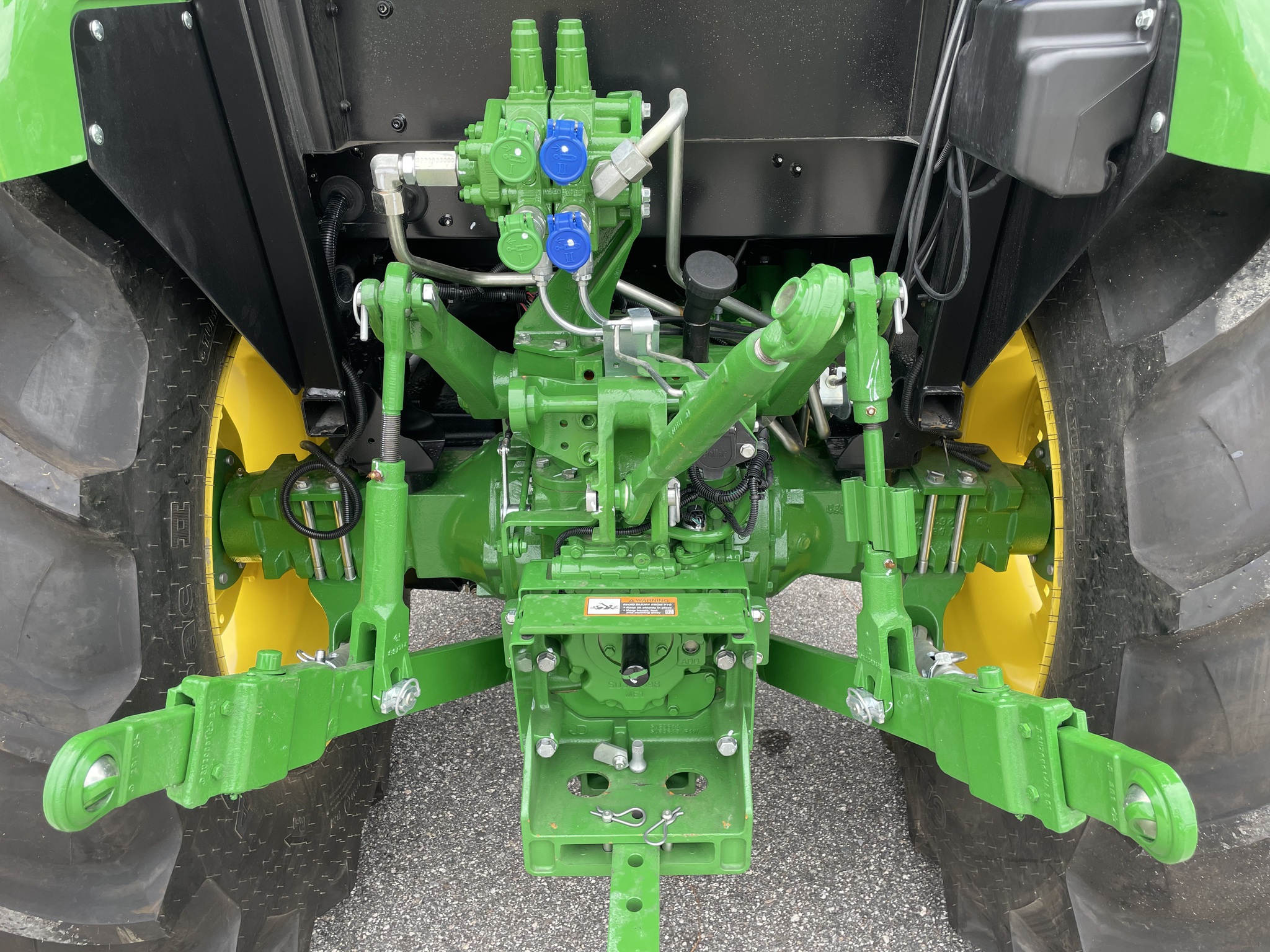 2025 John Deere 5100E Image 8