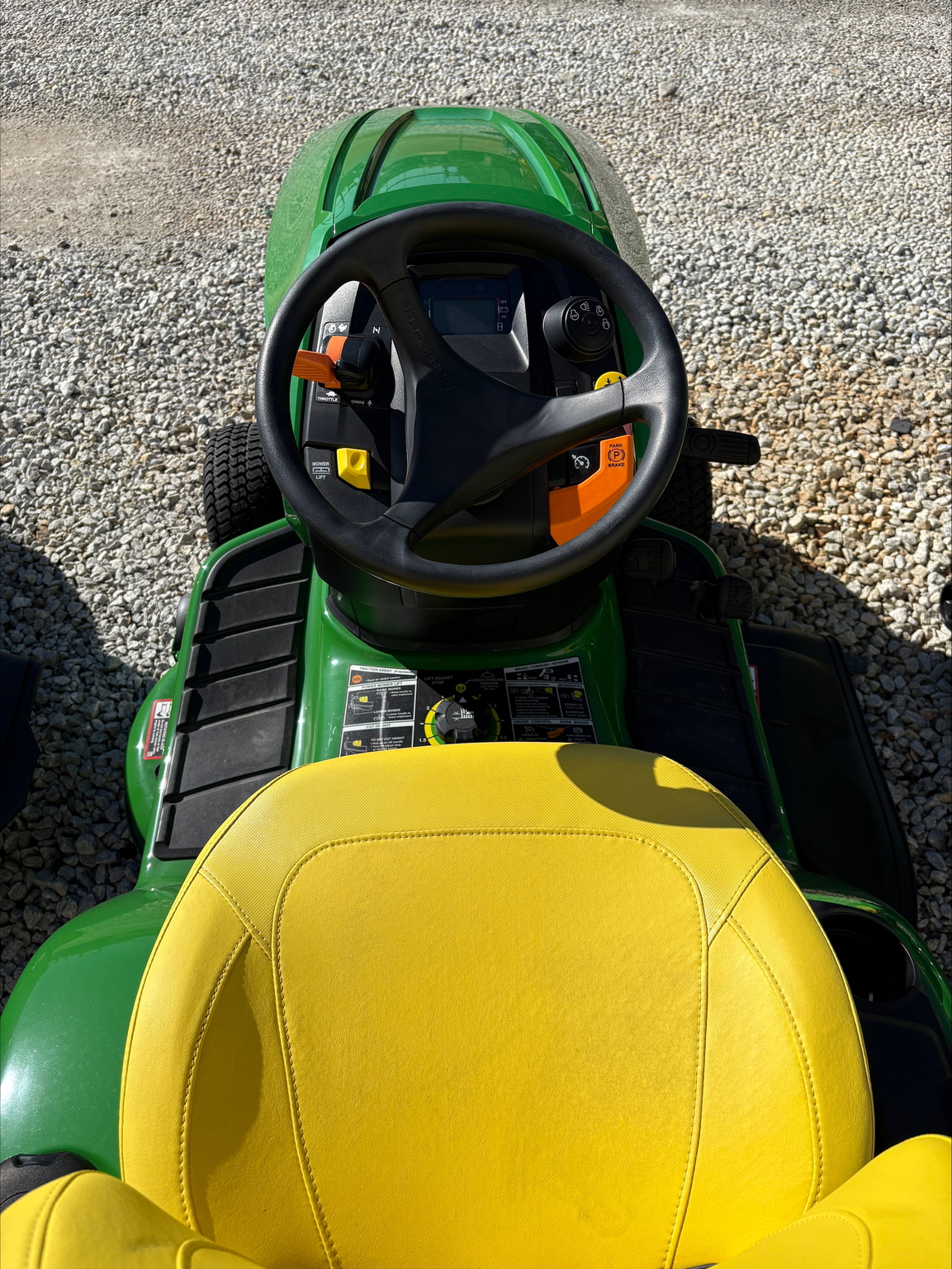 2024 John Deere X370 Image 6