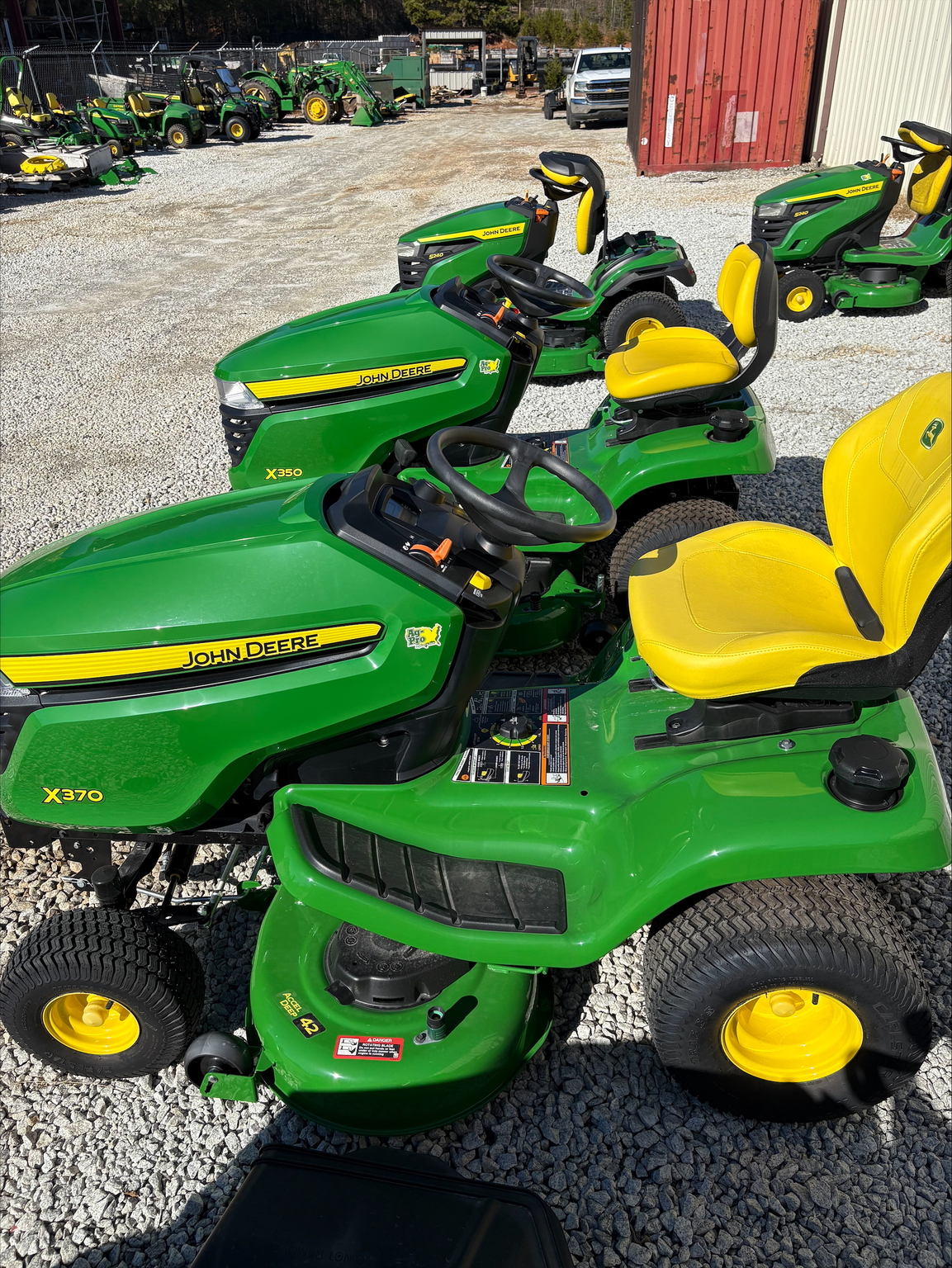 2024 John Deere X370 Image 3