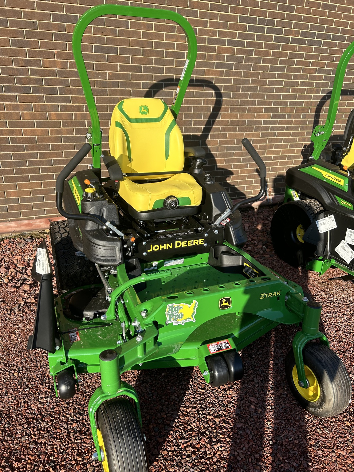 2025 John Deere Z950M Image 2