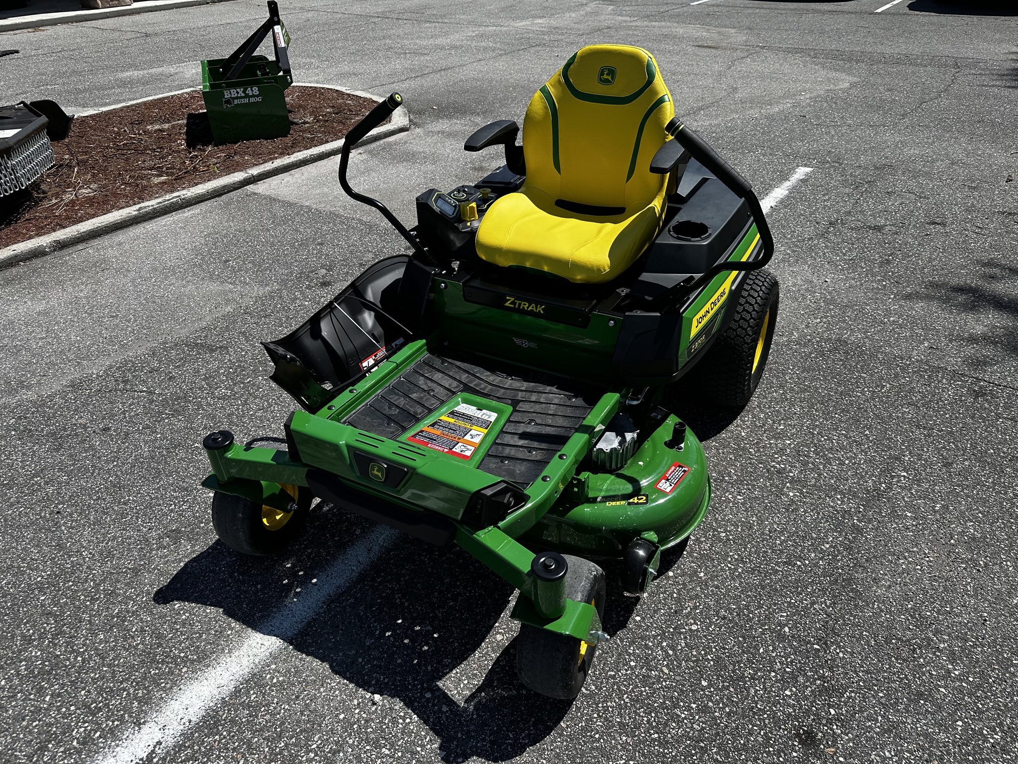 2025 John Deere Z370R Image 2