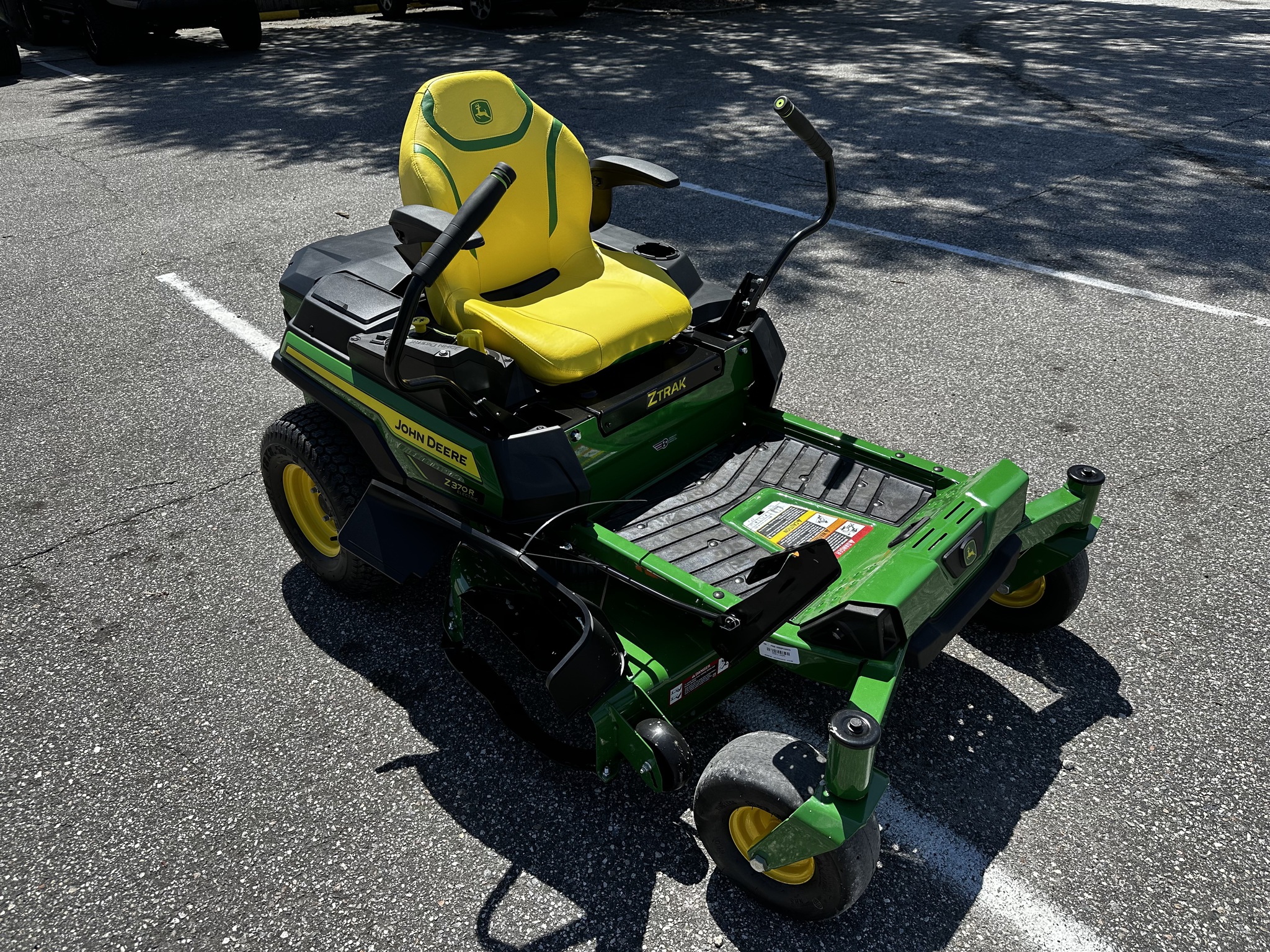 2025 John Deere Z370R Image 1