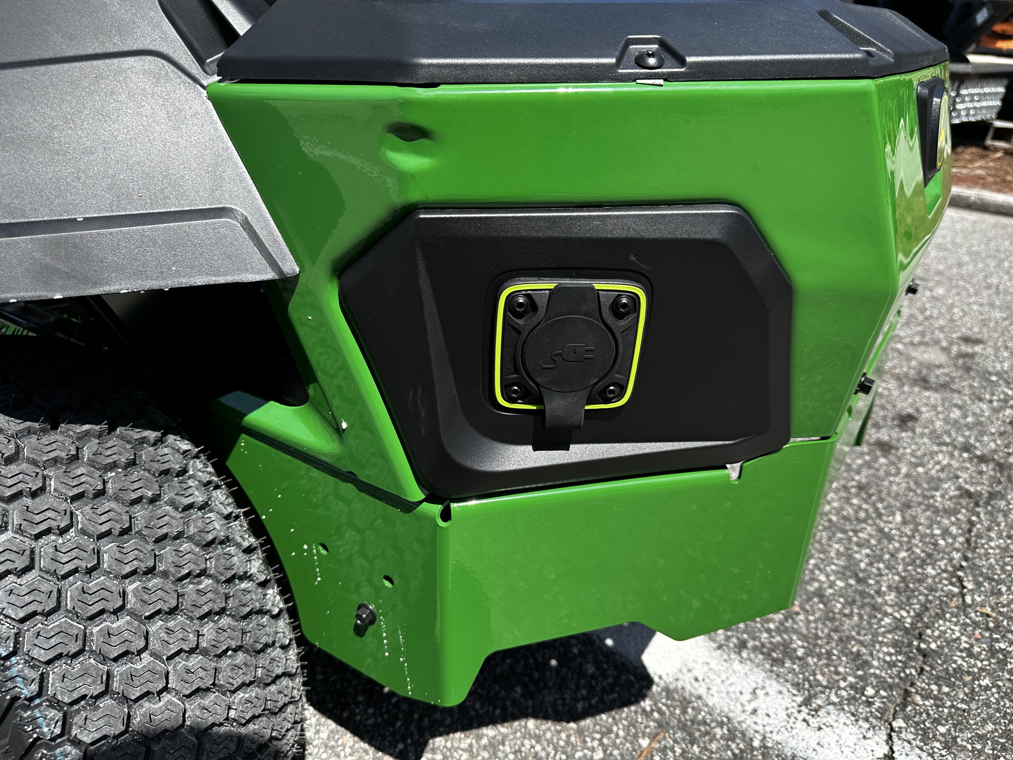 2025 John Deere Z370R Image 5