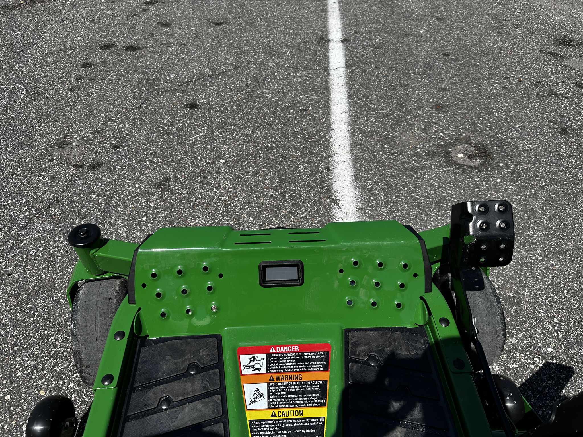 2025 John Deere Z370R Image 10