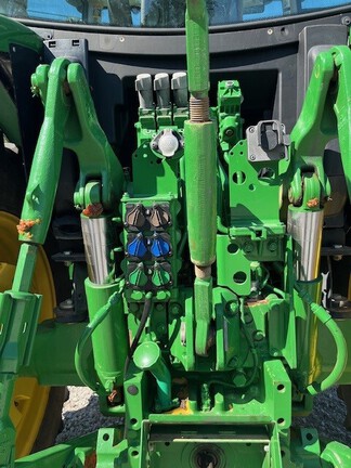 2015 John Deere 6145R