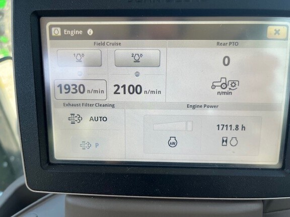 2015 John Deere 6145R