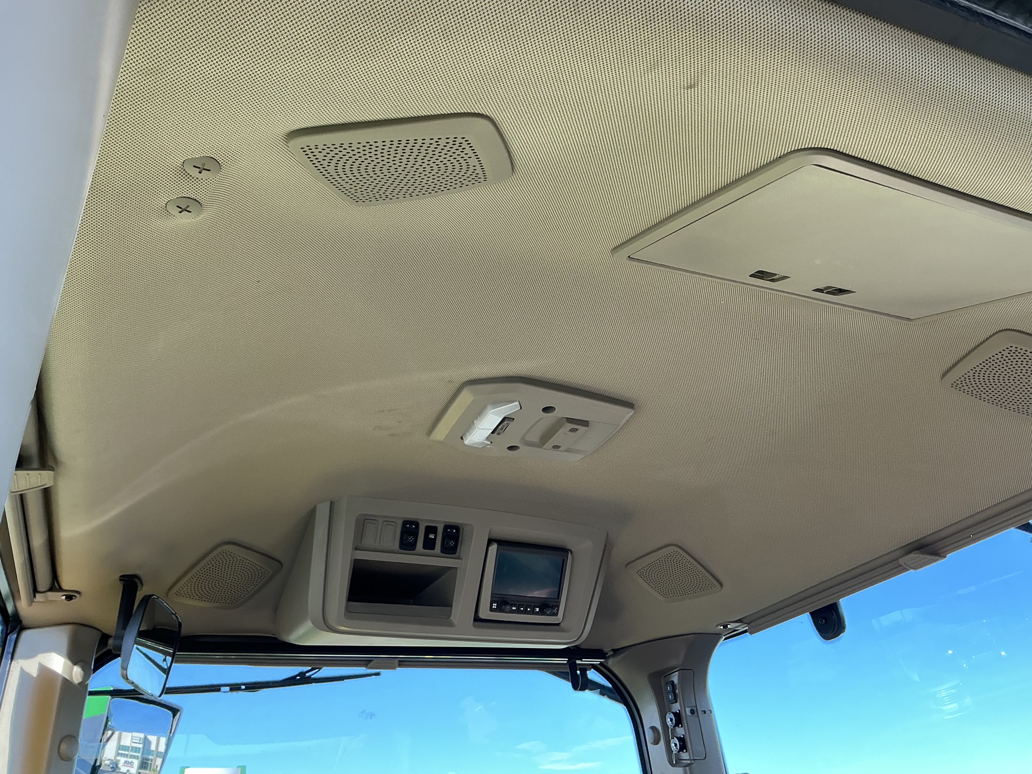 2023 John Deere 8R 340 Image 24