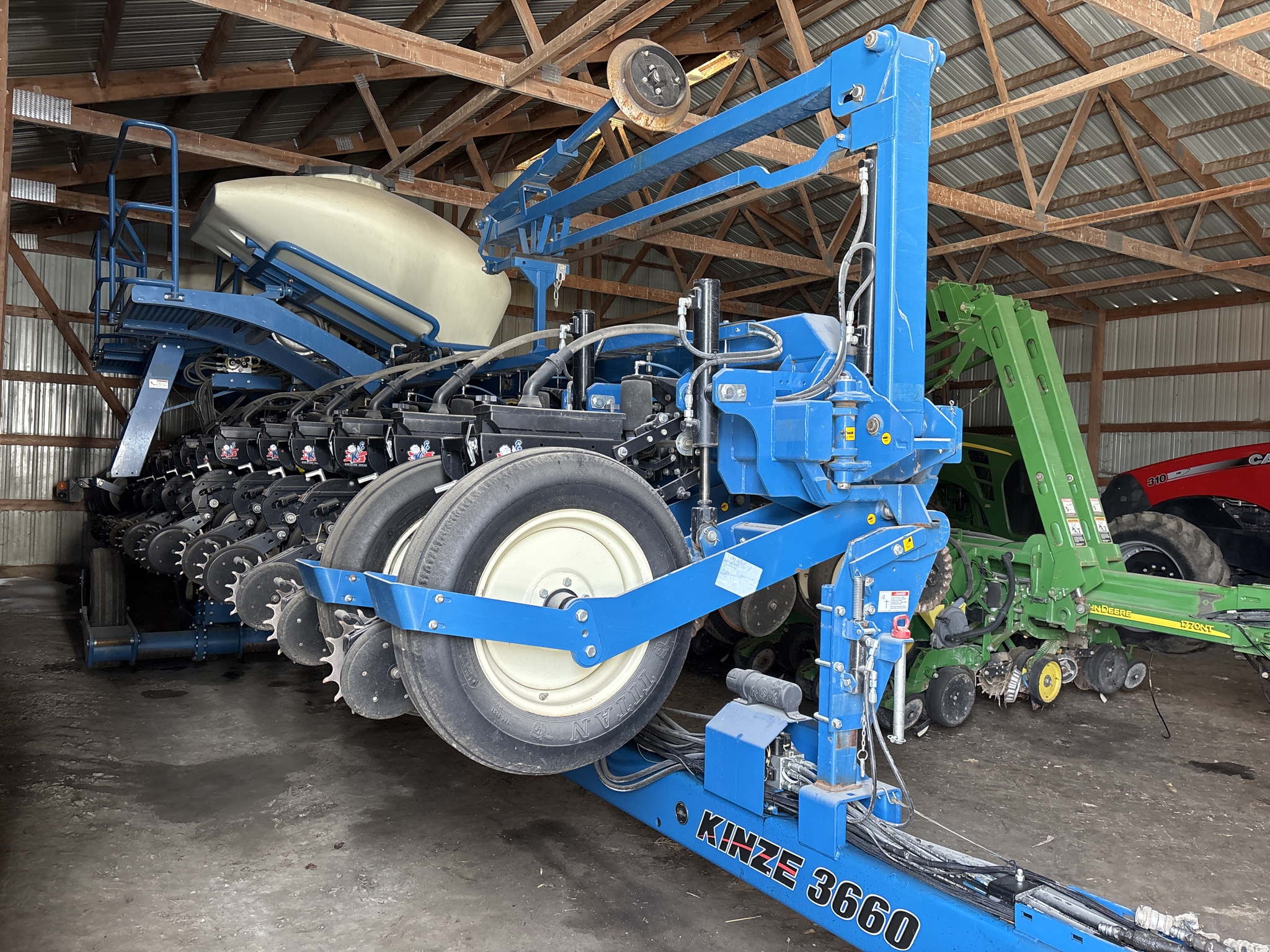 Used 2015 Kinze 3660 Planters: Drawn at Koenig Equipment in Rushville, IN - PhotoXL16