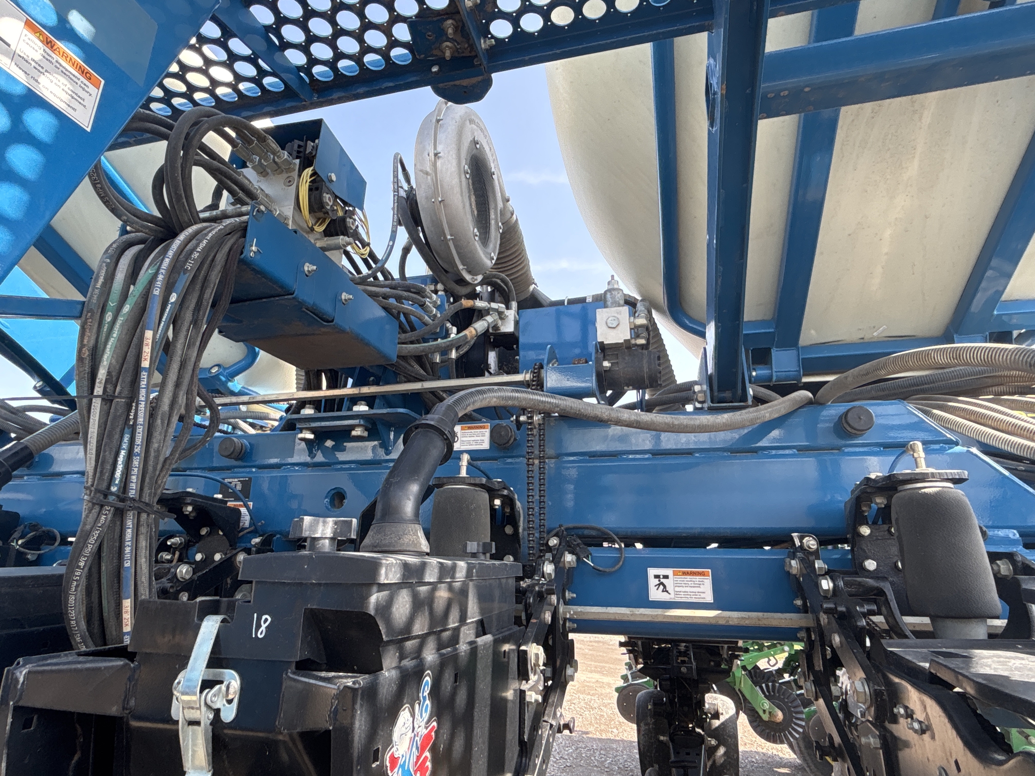Used 2015 Kinze 3660 Planters: Drawn at Koenig Equipment in Rushville, IN - PhotoXL11
