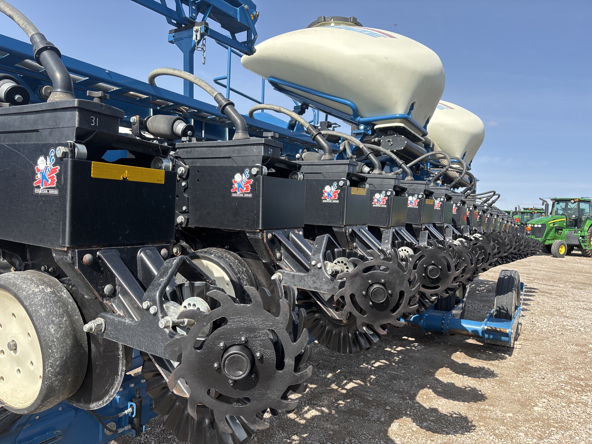 Used 2015 Kinze 3660 Planters: Drawn at Koenig Equipment in Rushville, IN - PhotoXL1
