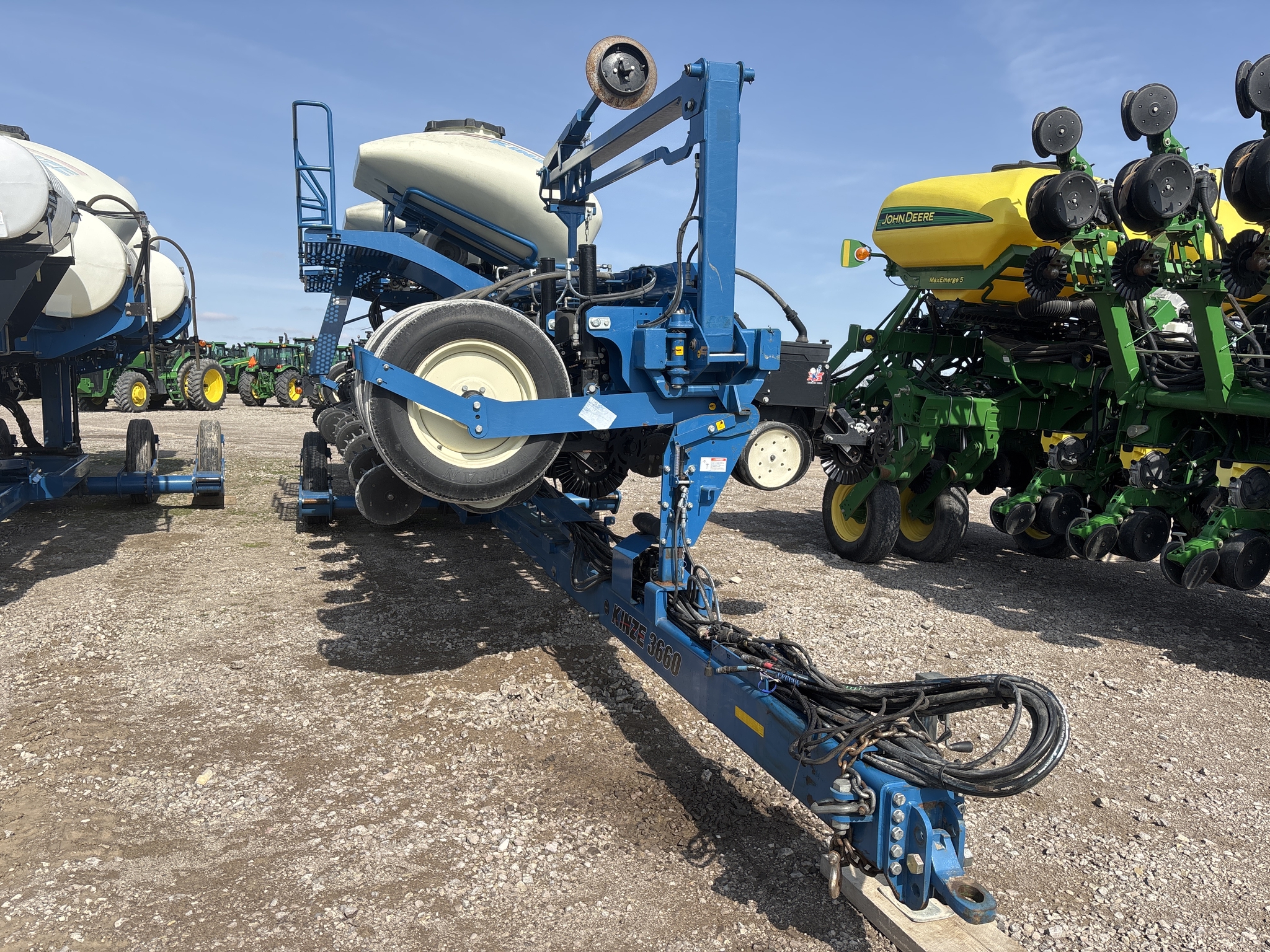 Used 2015 Kinze 3660 Planters: Drawn at Koenig Equipment in Rushville, IN - PhotoXL10