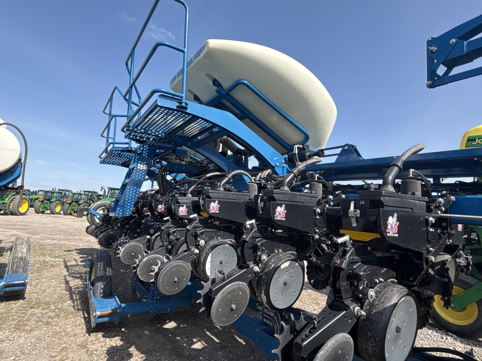 Used 2015 Kinze 3660 Planters: Drawn at Koenig Equipment in Rushville, IN - PhotoXL4