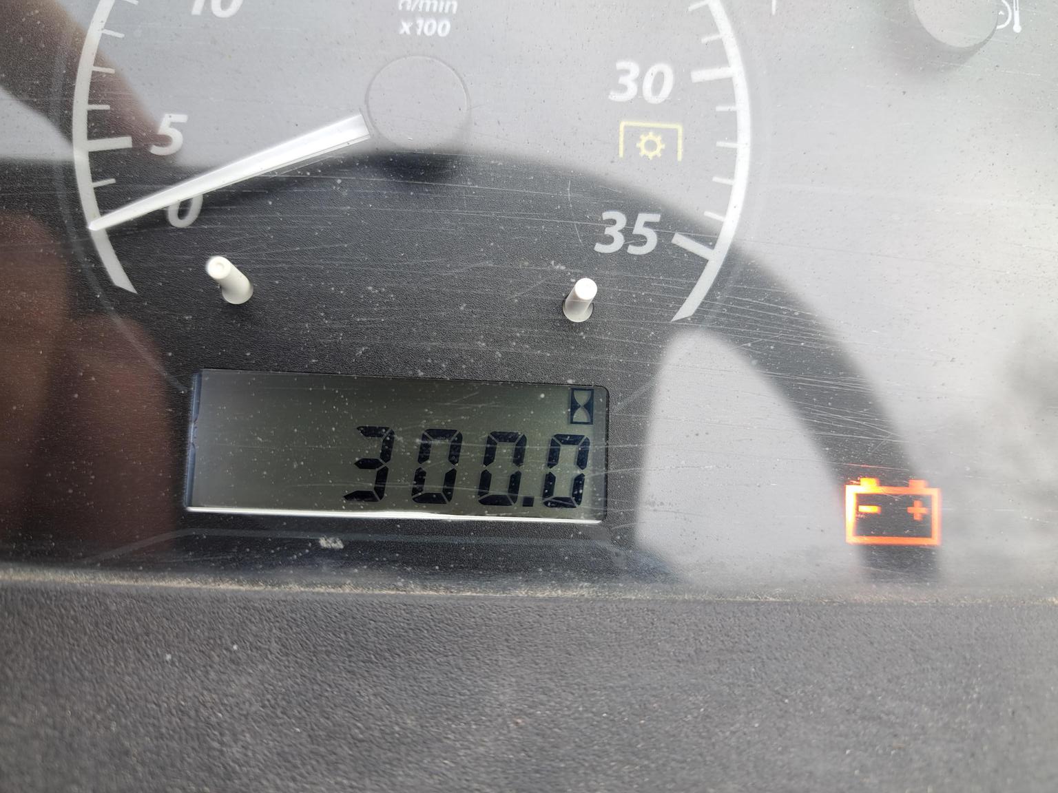 2023 John Deere 2025R Image 6