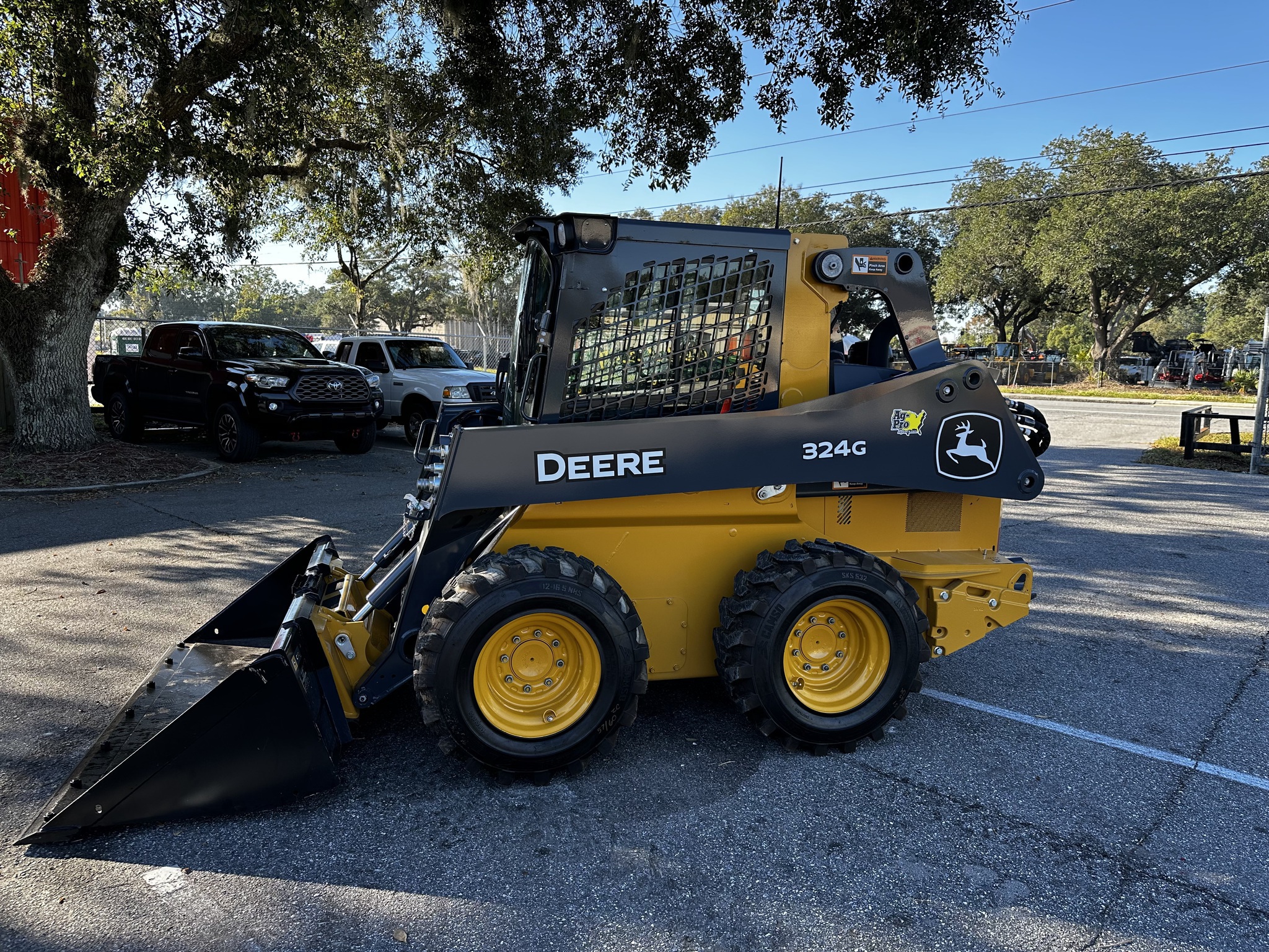 2025 John Deere 324G Image 3