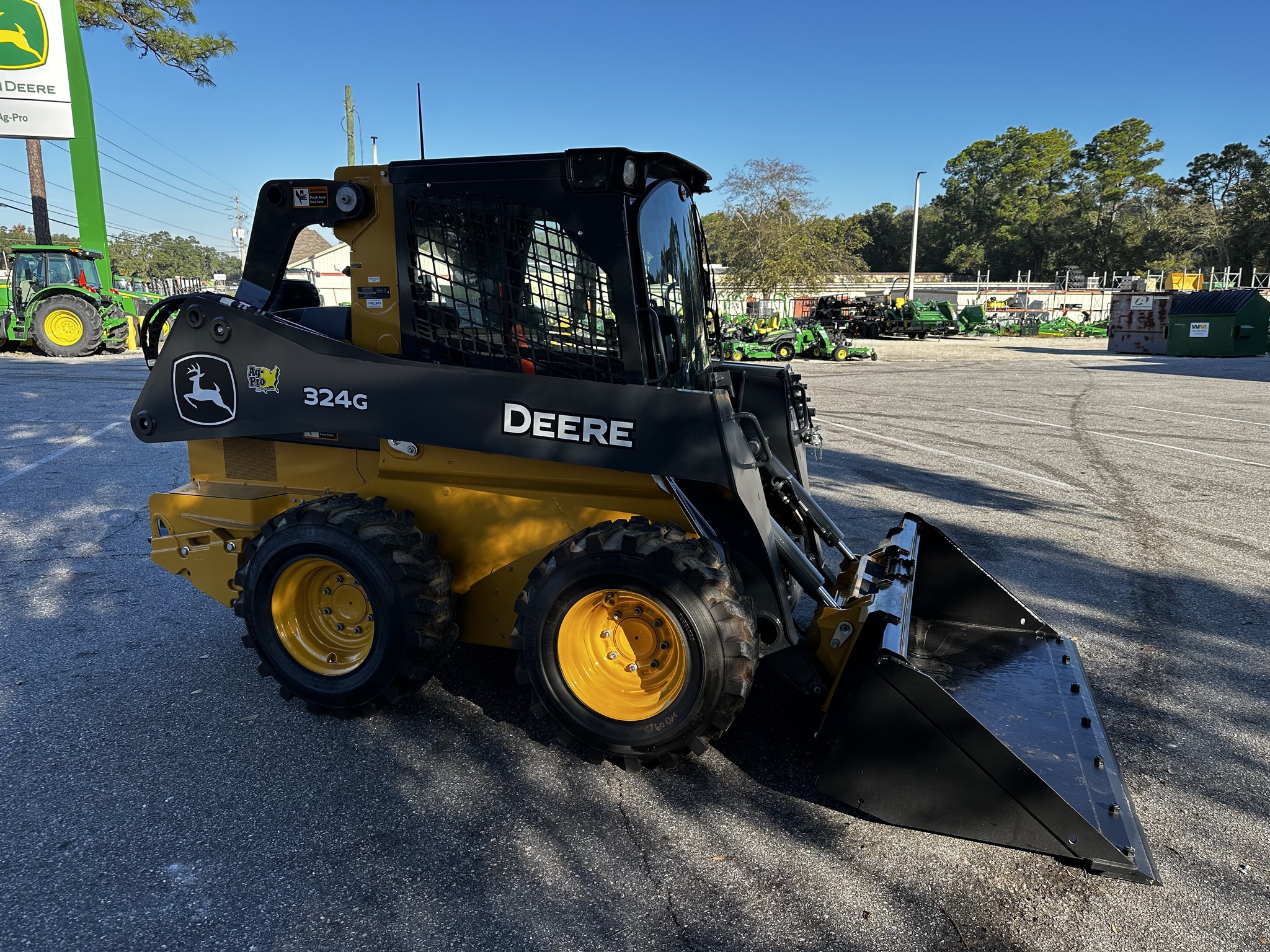 2025 John Deere 324G Image 5